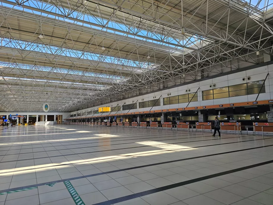 Γραφεία check-in στον τερματικό σταθμό 2