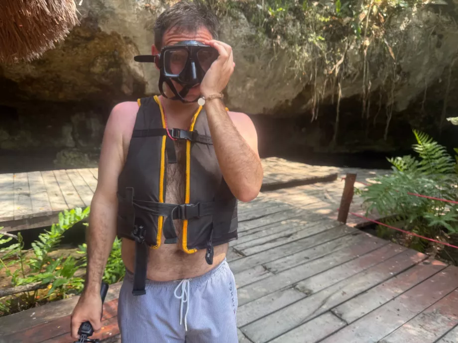 Εγώ πριν μπω στο Gran Cenote