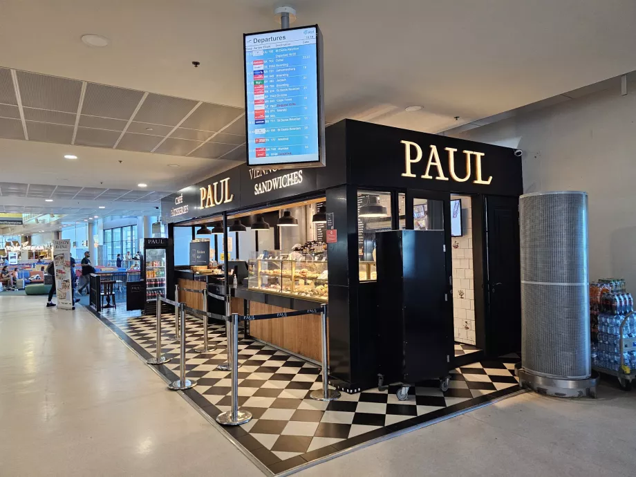 Αρτοποιείο Paul στη ζώνη διέλευσης