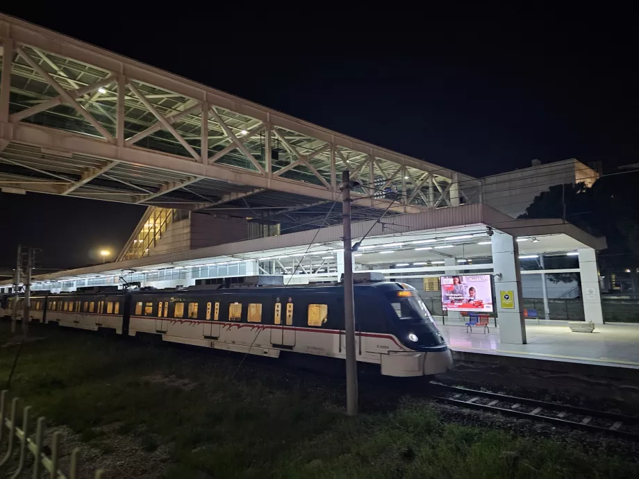 Σταθμοί μετρό στο αεροδρόμιο της Σμύρνης