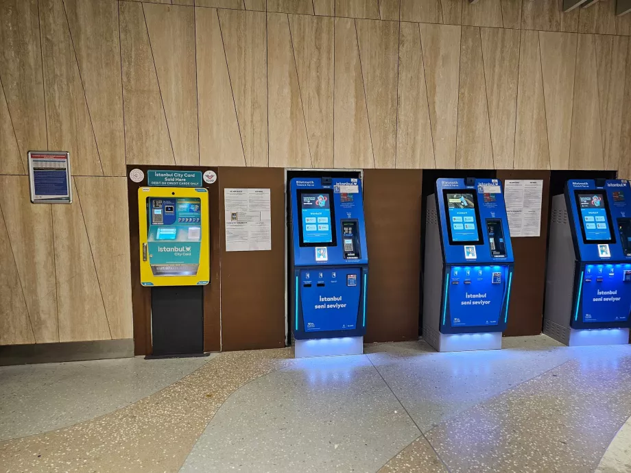 Μπλε μηχανήματα - Istanbulkart, κίτρινο-τυρκουάζ για την Istanbul City Card