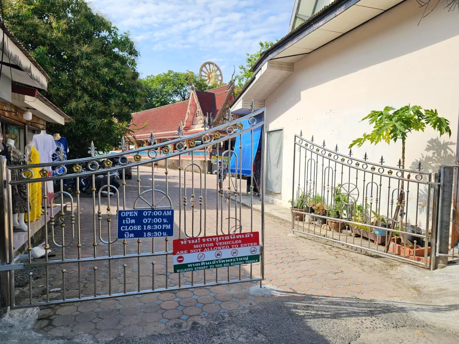 Wat Phra Yai, ώρες λειτουργίας