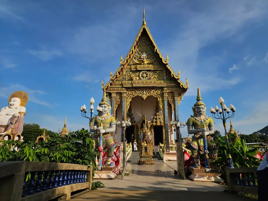 Wat Plai Laem