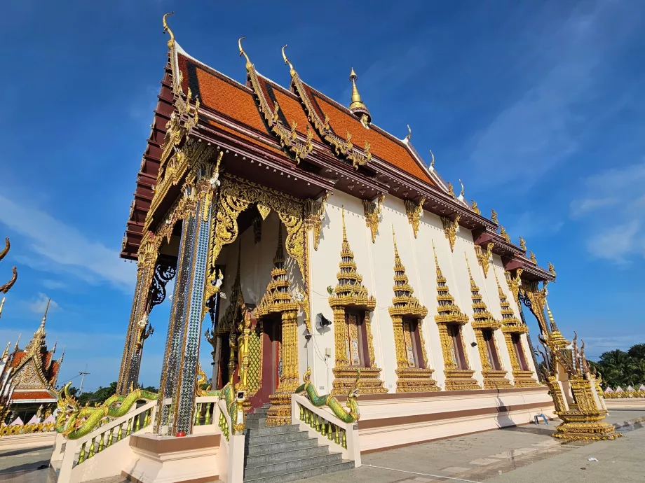 Wat Plai Laem