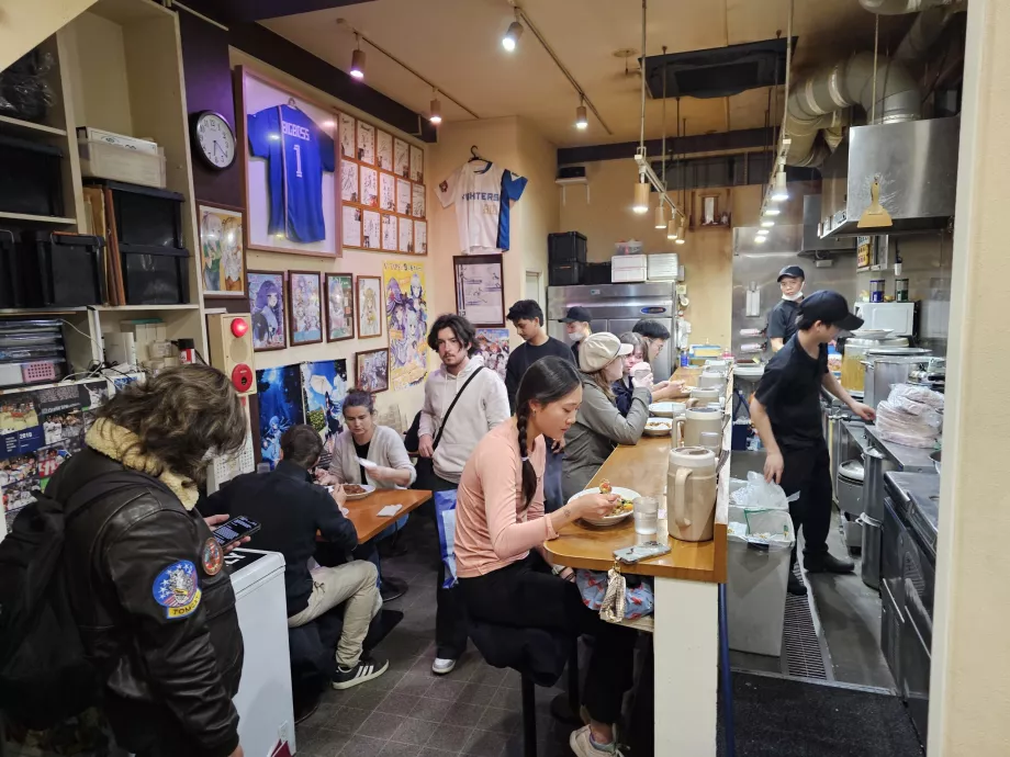 Hinoya Curry, εσωτερικό