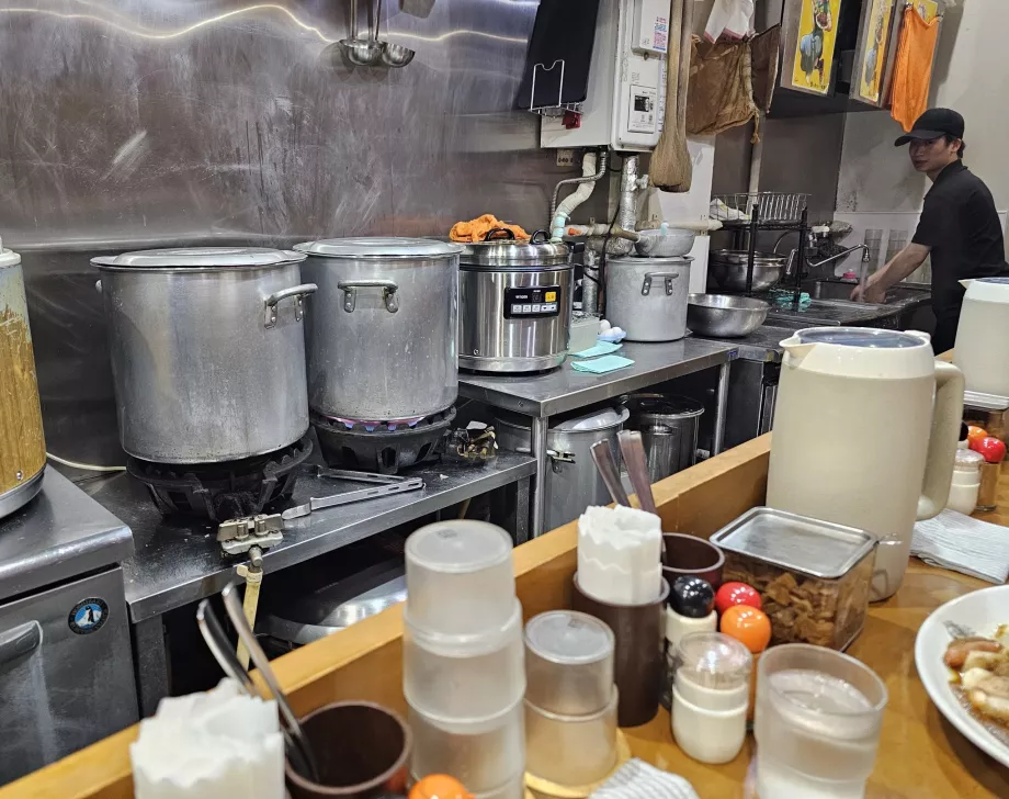 Hinoya Curry, κουζίνα