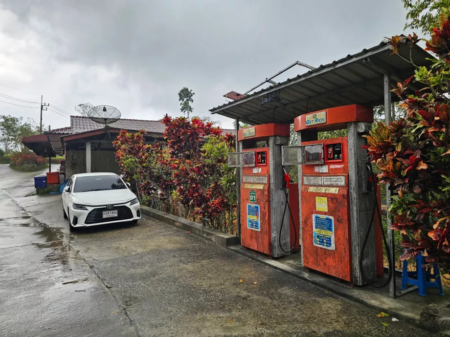 Μικρή αντλία βενζίνης