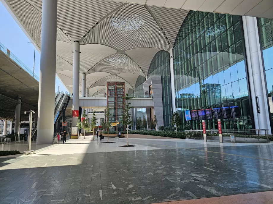 άφιξη από το αεροδρόμιο Κωνσταντινούπολη