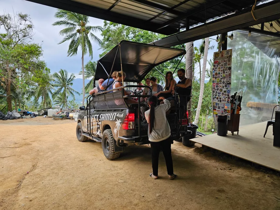 Μεταφορά τζιπ στην Overlap Stone 2