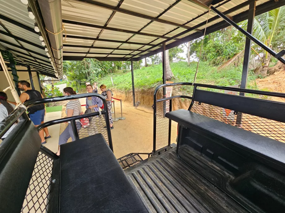 Μεταφορά τζιπ στην Overlap Stone 2