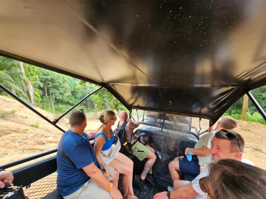 Μεταφορά τζιπ στην Overlap Stone 2