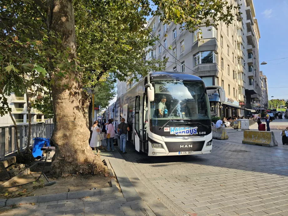 Havabus από το αεροδρόμιο Sabiha Gokcen προς την πλατεία Ταξίμ