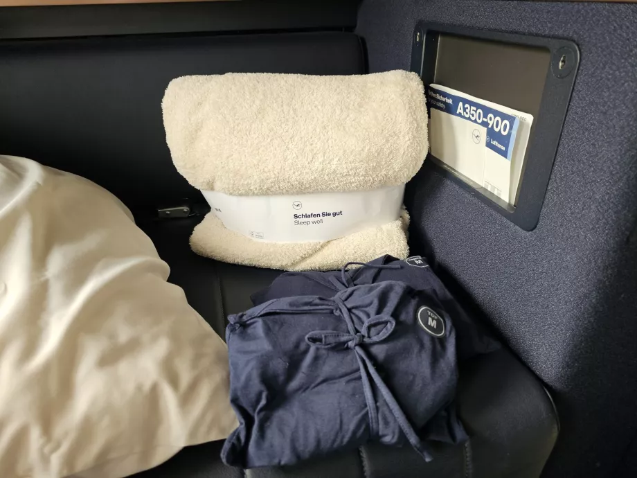 Κουβέρτα και πιτζάμες