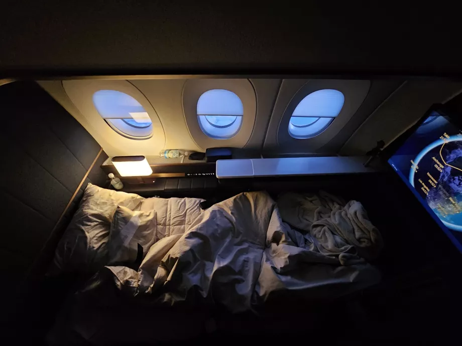 Αναδιπλούμενος καναπές στο κρεβάτι