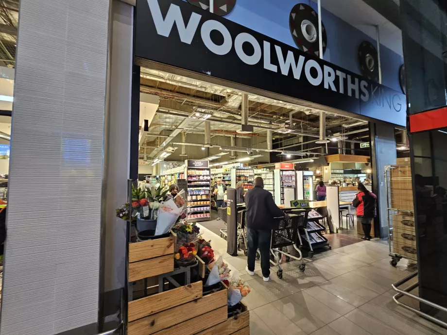 Σούπερ μάρκετ Woolworths, δημόσιος χώρος
