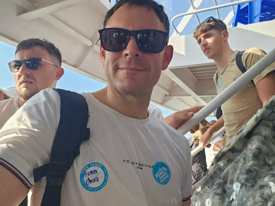 Αυτοκόλλητα σε T-shirt