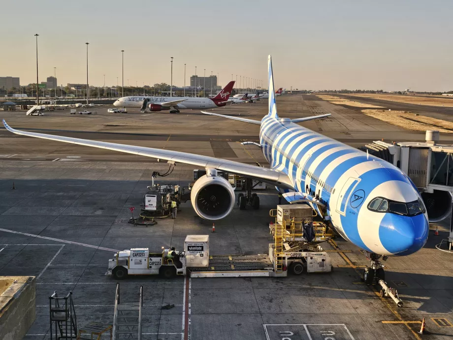 Airbus A330-900 στο αεροδρόμιο του Γιοχάνεσμπουργκ