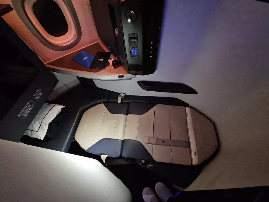 Καναπές που ξεδιπλώνεται σε κρεβάτι