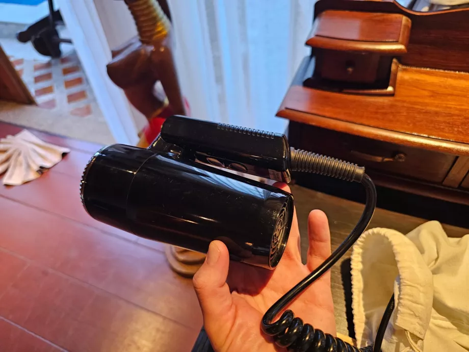 Στεγνωτήρας μαλλιών