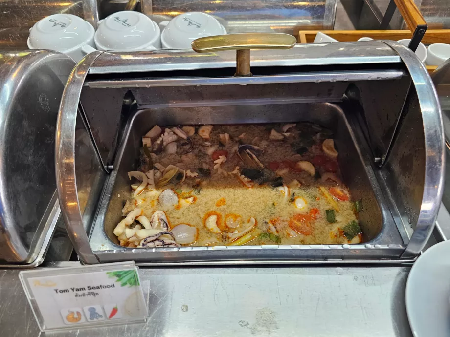 Πρωινό: σούπα Tom Yam