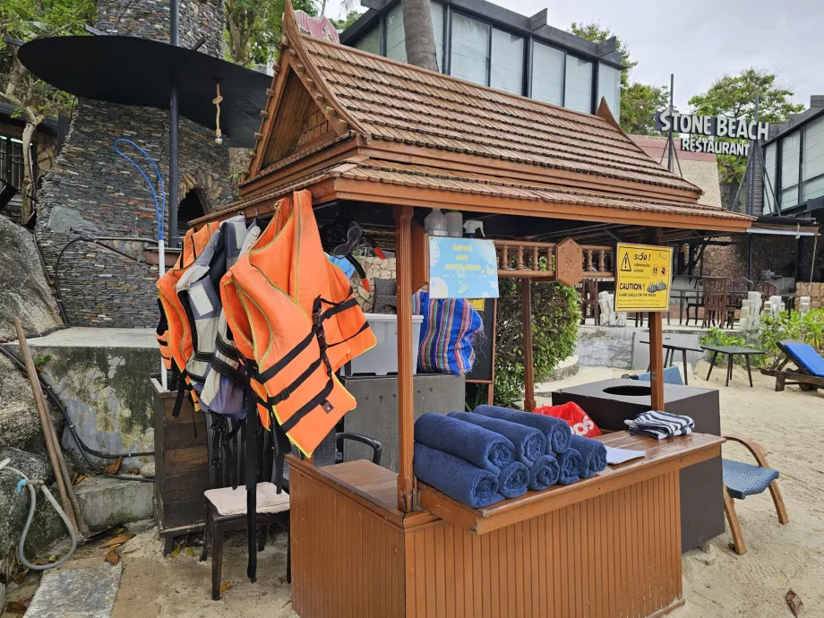 Ενοικίαση πετσέτας στην παραλία του ξενοδοχείου