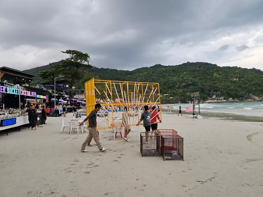 Προετοιμασίες για το πάρτι της Πανσελήνου - απόγευμα