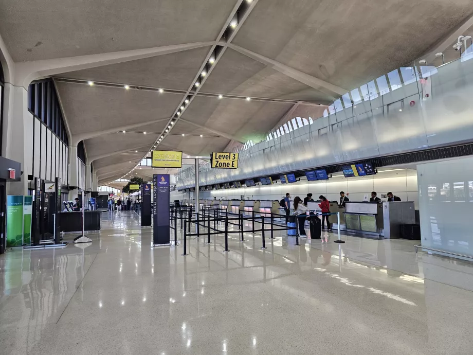 Check-in Τερματικός σταθμός Β