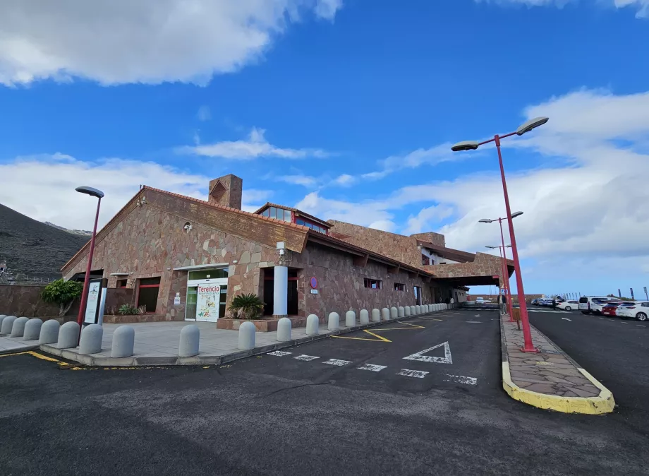 άφιξη από το αεροδρόμιο El Hierro