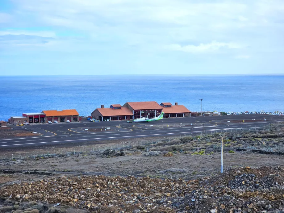άφιξη από το αεροδρόμιο El Hierro