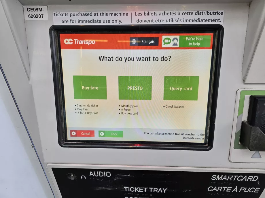 Αγοράζοντας εισιτήριο