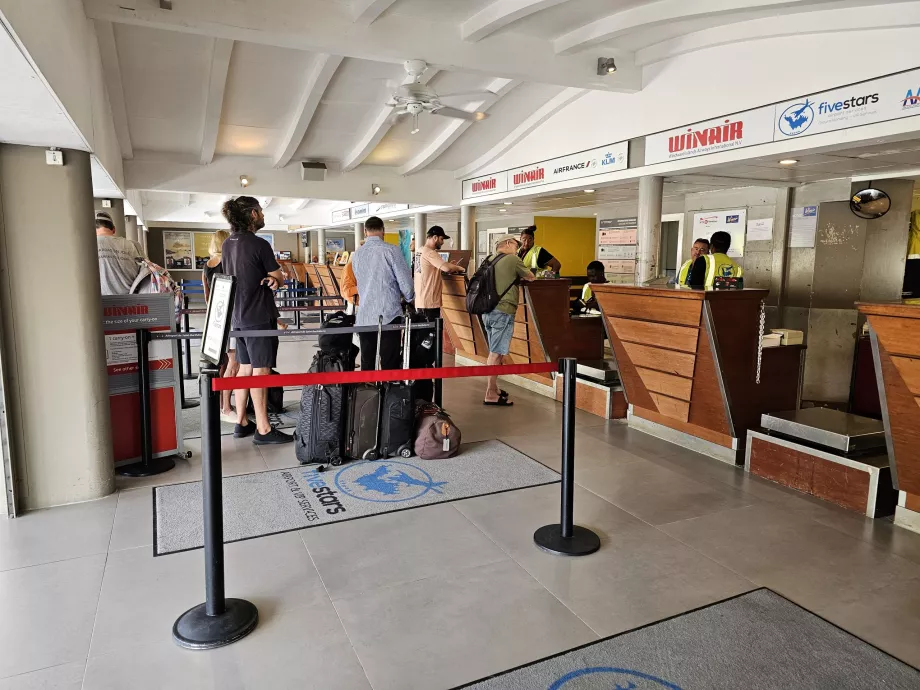 Γραφεία check-in, Αεροδρόμιο SBH