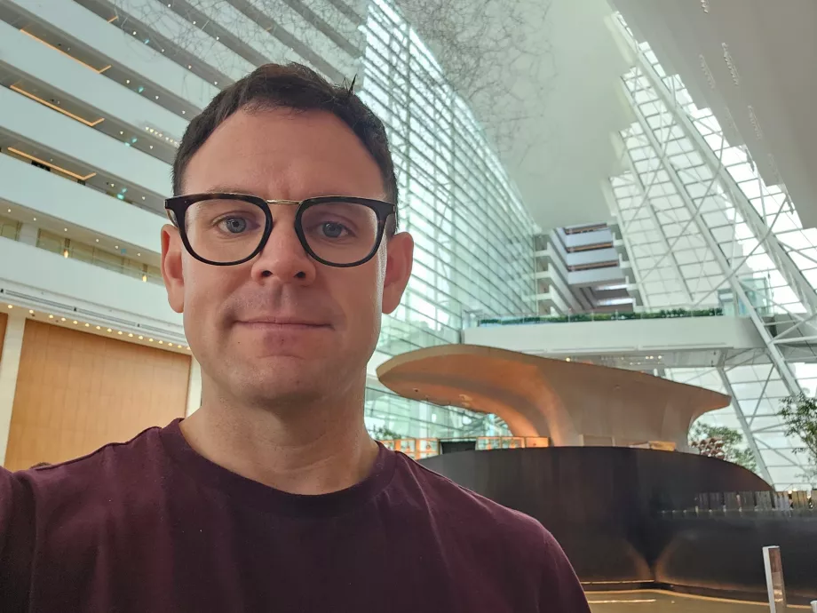 Εγώ στο λόμπι του Marina Bay Sands Hotel