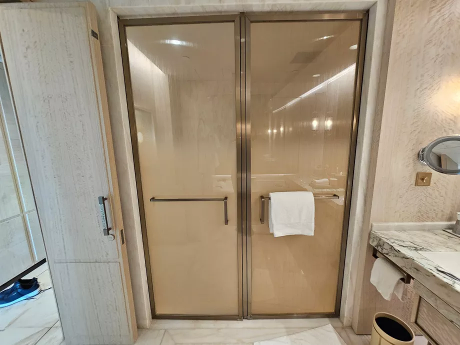 Ντους και τουαλέτα