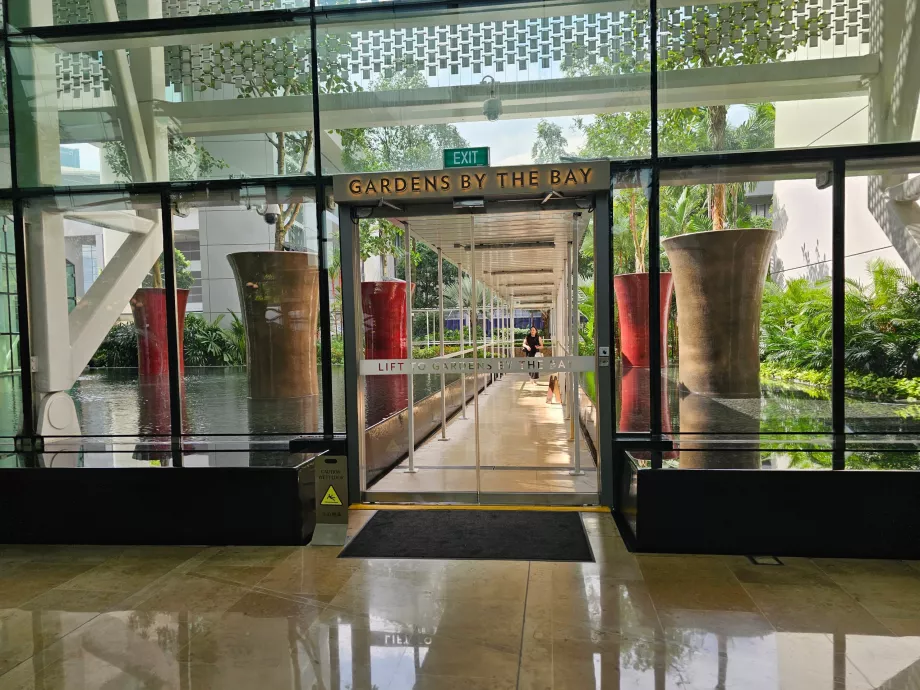 Έξοδος στους Κήπους δίπλα στον Κόλπο