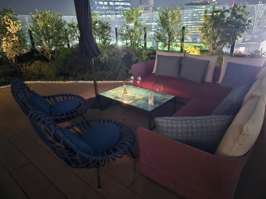 Εξωτερική βεράντα του εστιατορίου Gallery 11