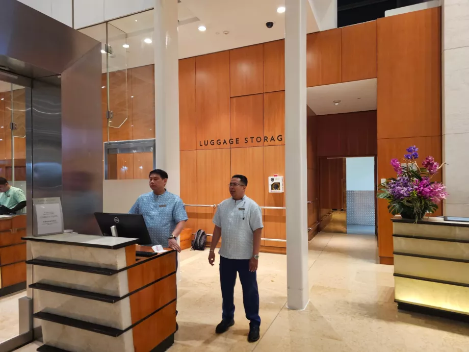 Χώρος αποθήκευσης αποσκευών για τους επισκέπτες