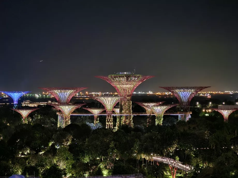 Νυχτερινή θέα από το δωμάτιο