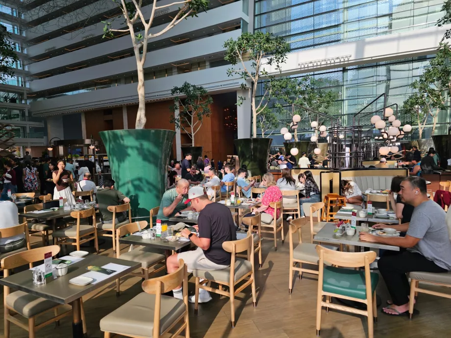 Πρωινό στο εστιατόριο Rise