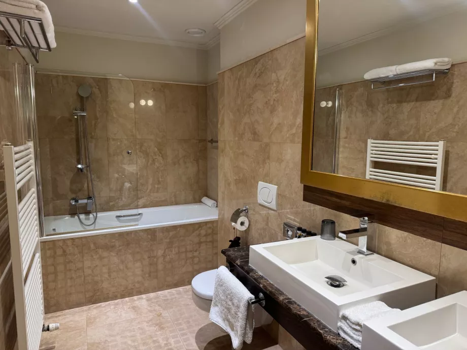 Μπάνιο στη Junior Suite