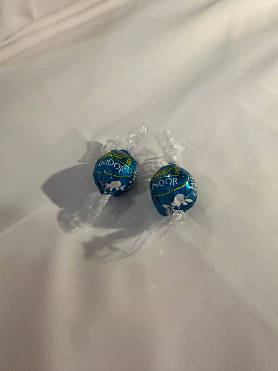 Σοκολάτες Lindor που σερβίρονται με το απογευματινό τσάι