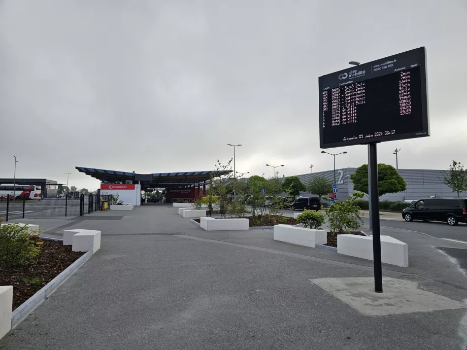Σταθμός λεωφορείων μεταξύ τερματικών σταθμών