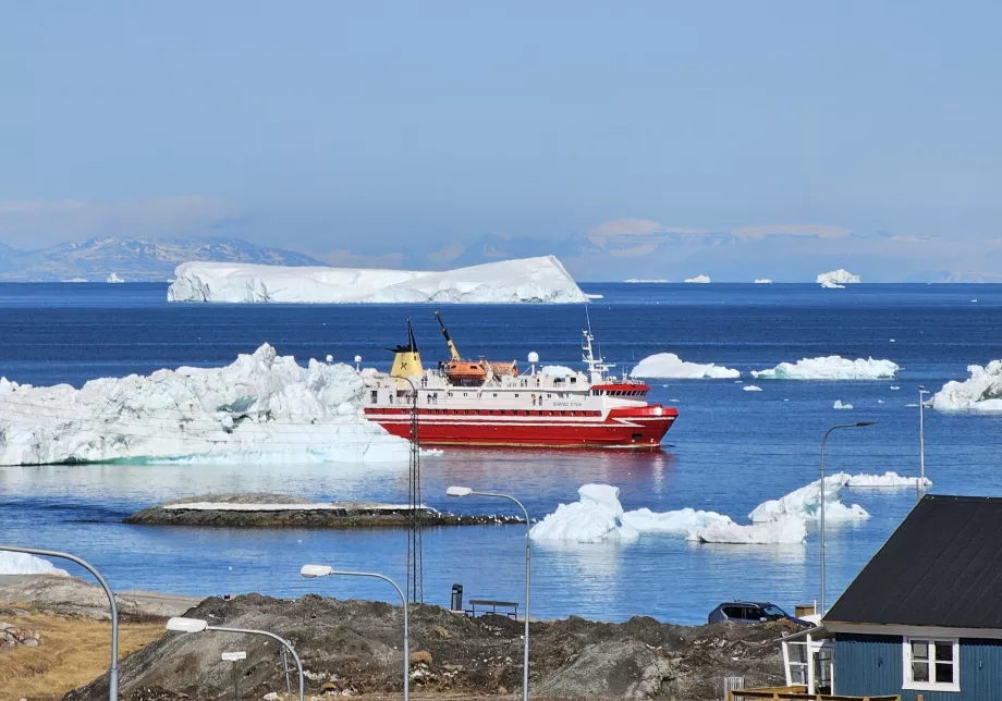 Άφιξη του πλοίου στο Ilulissat