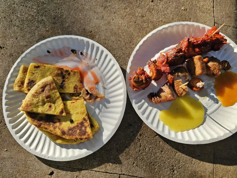 Το δείπνο μου στο πάρκο Forodhani