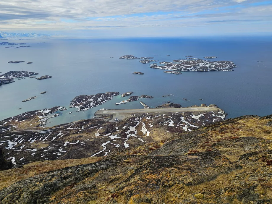 Αεροδρόμιο Sisimiut, θέα από το Palasip Qaqqaa