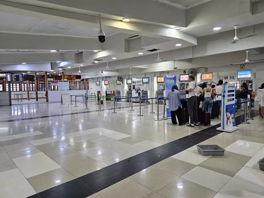 Αεροσταθμός 2A, γκισέ check-in