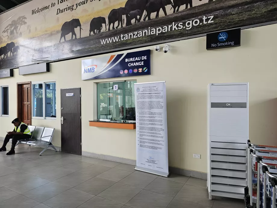 Γραφείο ανταλλαγής στην αίθουσα αφίξεων