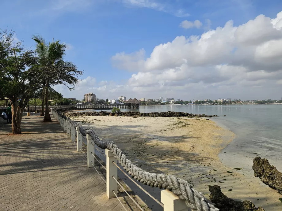 Παραλία στο Slipway Hotel