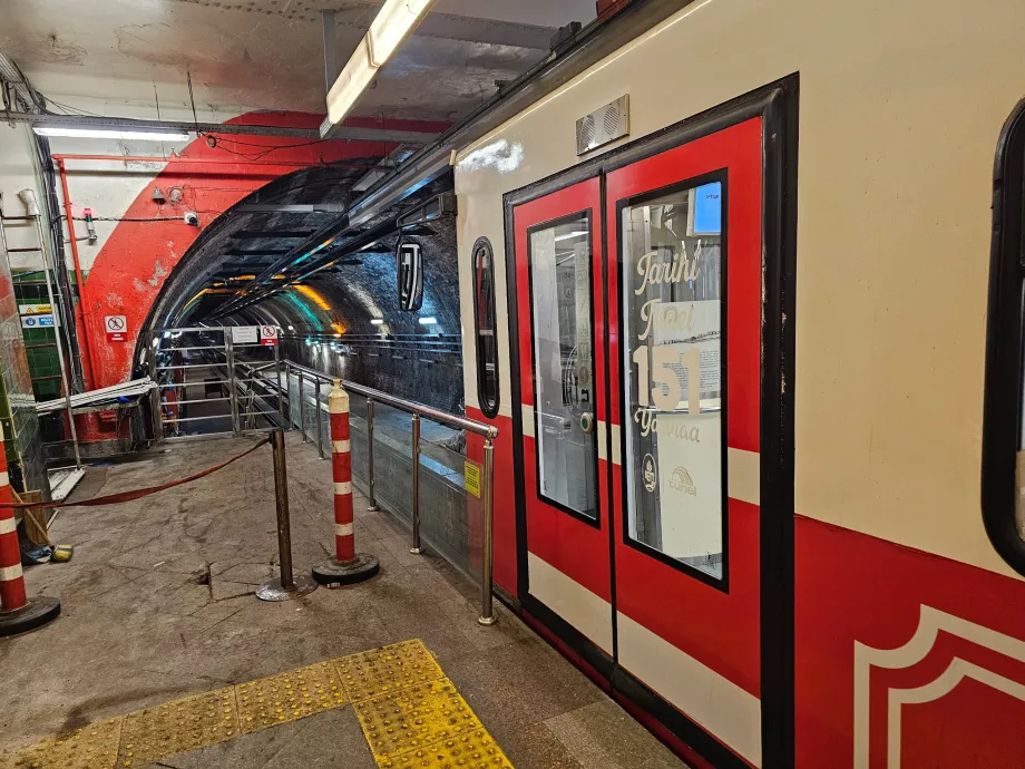 Τελεφερίκ Tünel