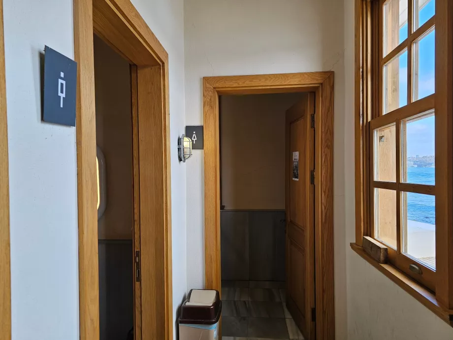 Δωρεάν δημόσιες τουαλέτες στον πύργο Maiden Tower