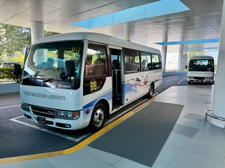 Minibus της Trans Maldivian Airways